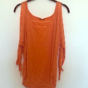 Venus cold sleeve top